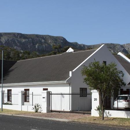 Hermanus Dorpshuys Guesthouse Exterior photo